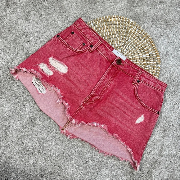 One Teaspoon Junkyard Relaxed Mini Denim Skirt Distressed in Organic Red Size 28 - Picture 3 of 13